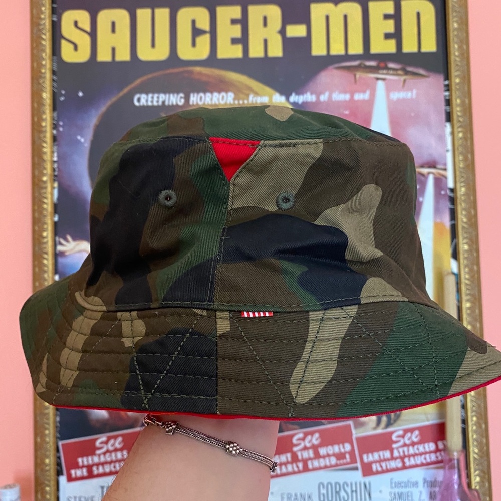 Herschel bucket hat